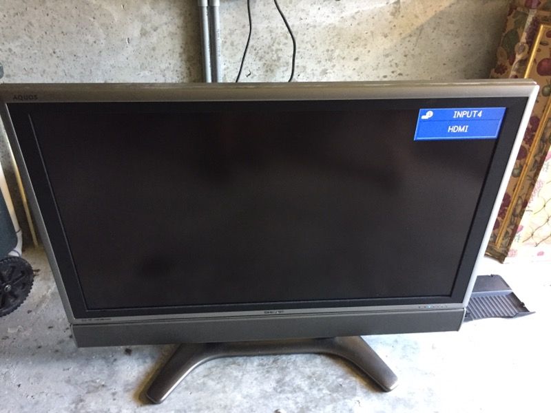 Sharp Aquos LC D90U ‑ 57 in LCD TV ‑ 1080p
