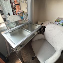 Impressions vanity set