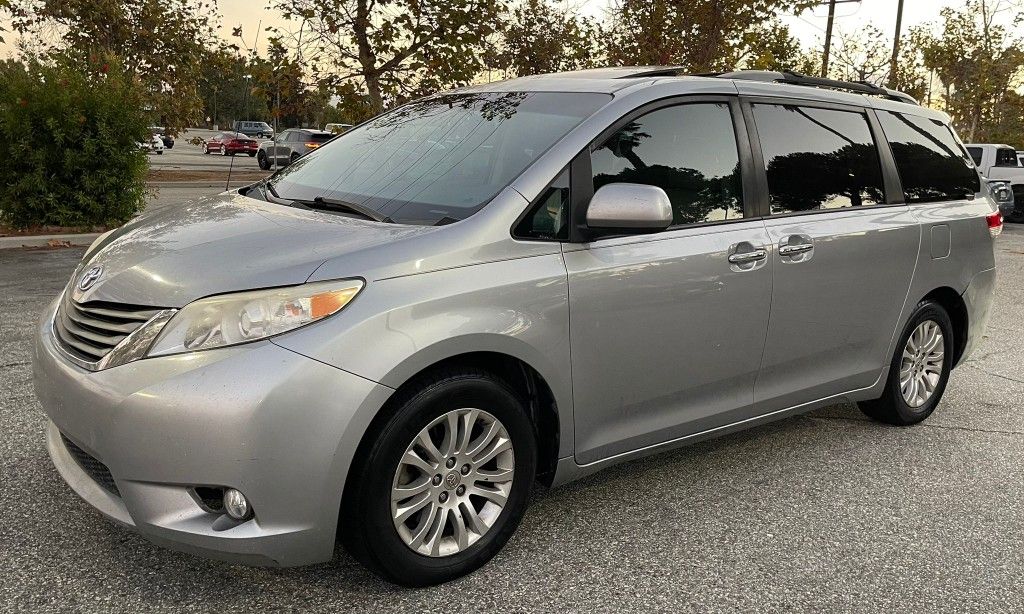 2012 Toyota Sienna