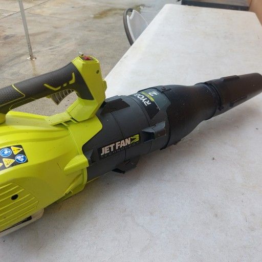 Lead Blower