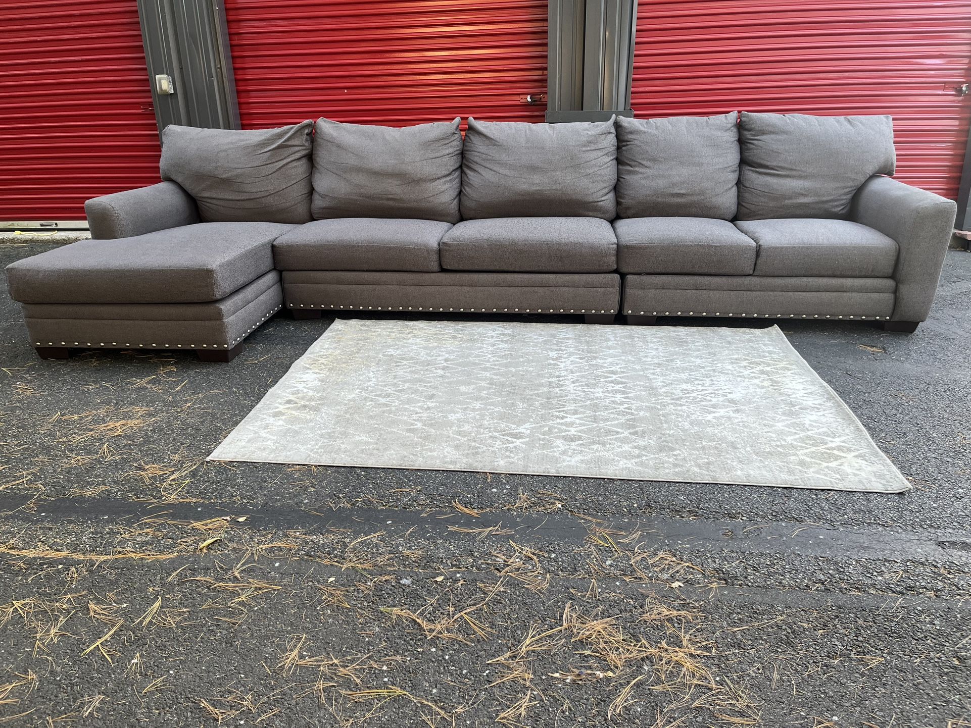 Sectional Couch with Rivets!! Delivery Available π!! Dimensions: 167β Length x 34β Height x 41β Depth( 65β Depth Chaise)