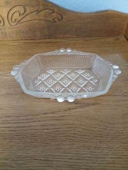 DESSERT DISH WITH BEAUTIFUL DESIGN