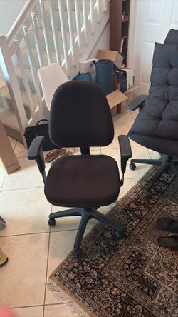 Ergonomic office chair