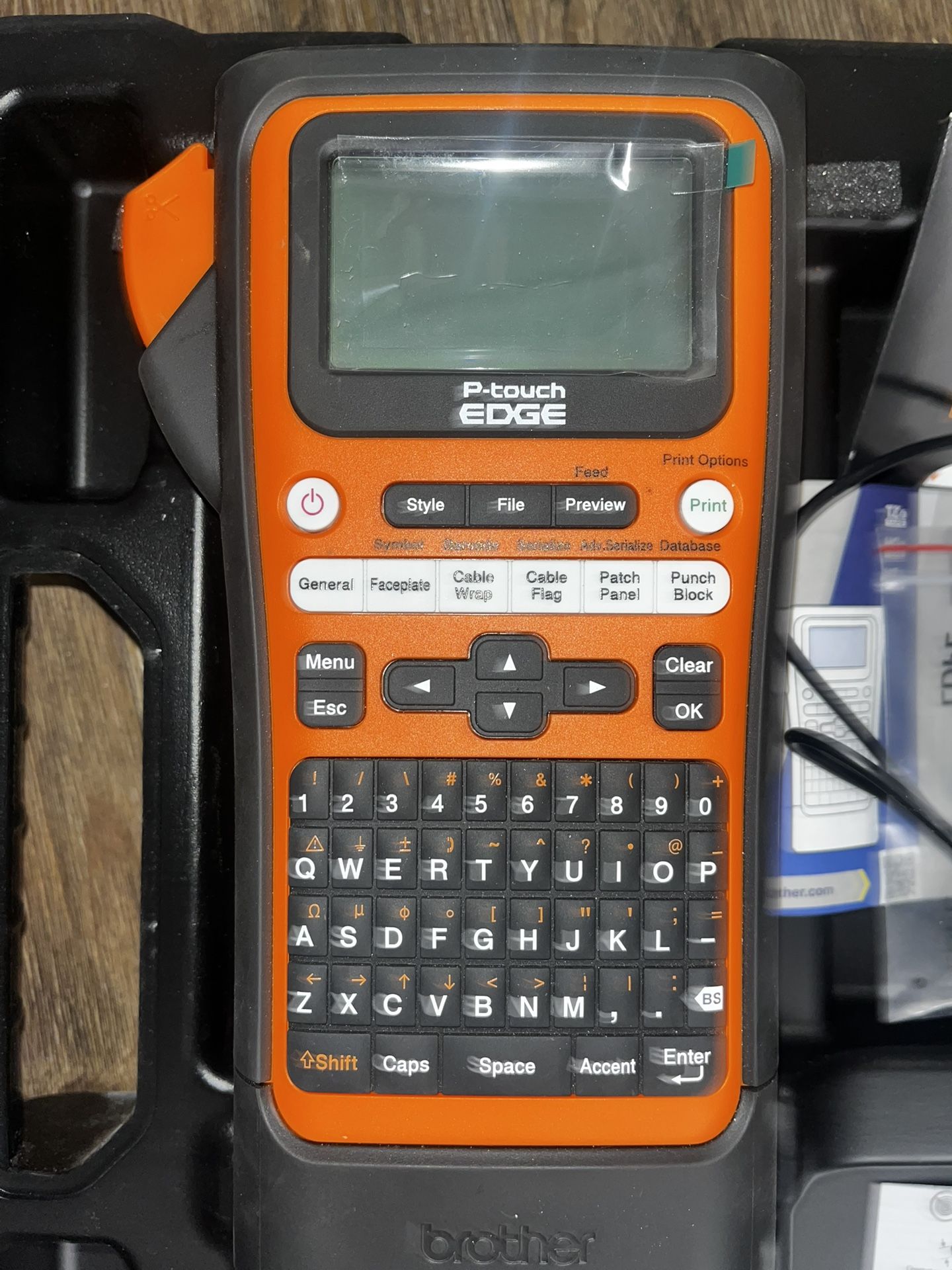 Brother p touch edge pt-e310btvp