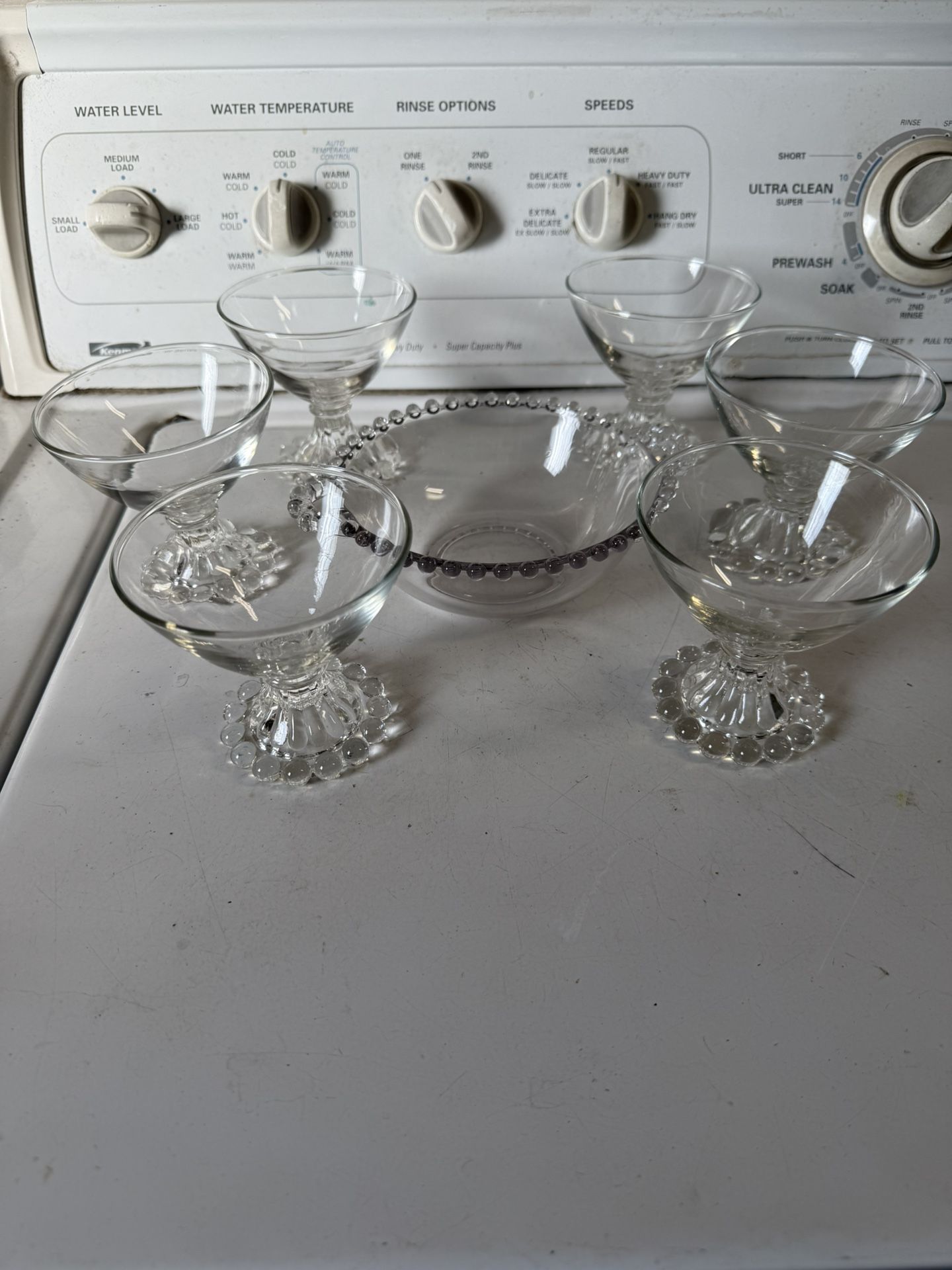 SET Beautiful Glasses and Bowl ALL FOR