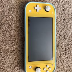Like New Nintendo Switch Lite Yellow 