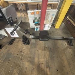 Rowing workout machine