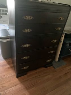 Vintage 5 drawer dresser
