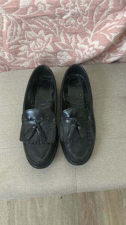 Bass black dress shoes. Size 7.5 mens