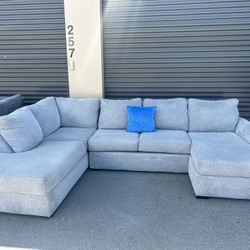 Sectional Couch 