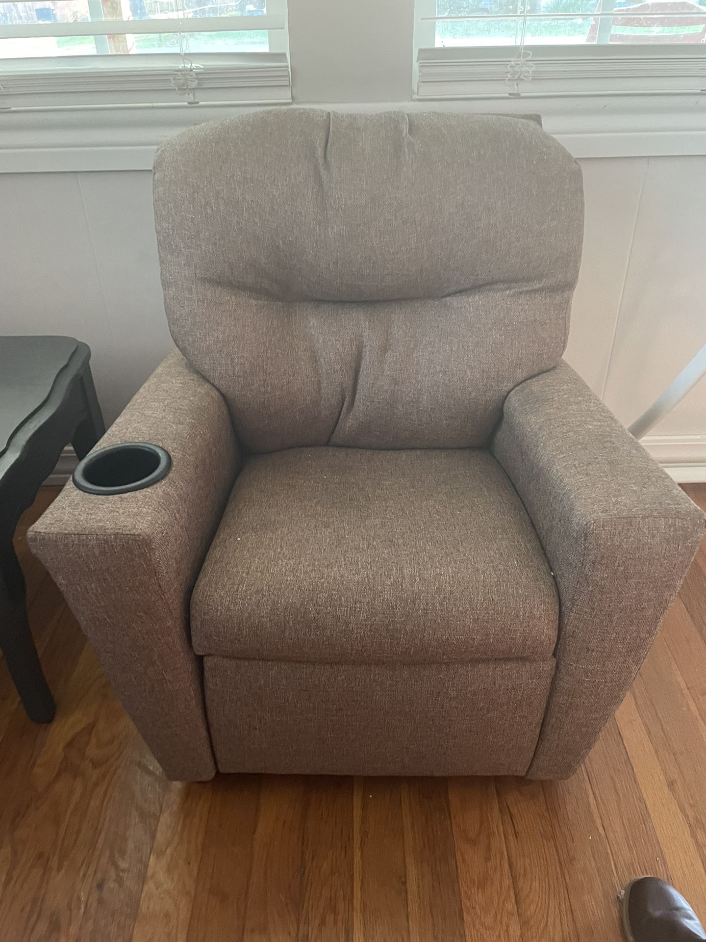 kids recliner non smoke pet free home