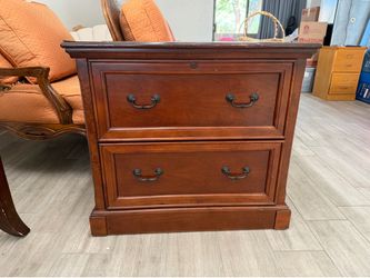 2-Drawer Lateral Filing Cabinet