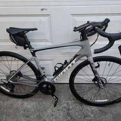 2020 Giant Defy Advanced 2 Disc Endurance Road Bike, brand new