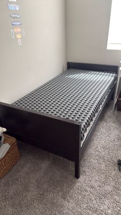 Free twin bed with mattress
