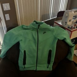 Nike Tech 