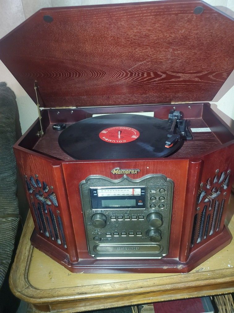 Memorex Nostalgia CD Recorder, Radio And Record Player for Sale in