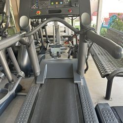 Treadmills Lifefitness