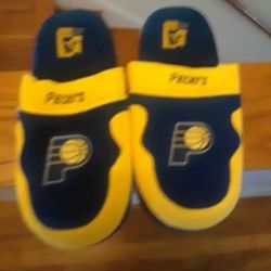 Indiana Pacers Slippers...NEW..... CHECK OUT MY PAGE FOR MORE ITEMS