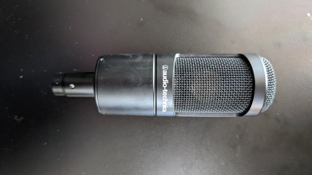 XLR Microphone w/ Pop Filter