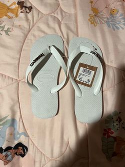 Havaianas white flip flops size 7-8