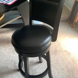 Swivel bar stool