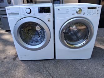 💦$350 For The Set White LG TROMM front-load laundry set has stainless steel drums and digital control panels.💦 The washer is an Inverter Direct Driv