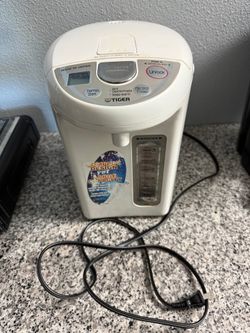 Tiger PDN-A40U-W Electric Water Boiler and Warmer 4.0L