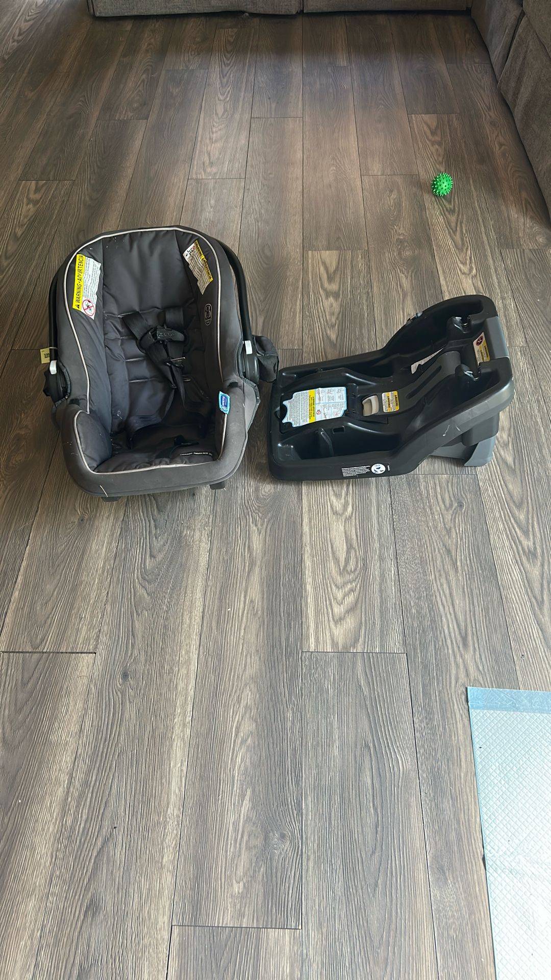 Graco Baby Car Seat With Base