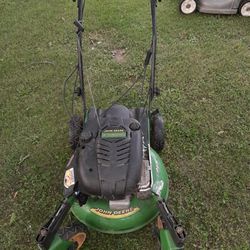 John Deere Self Propelled Lawnmower 