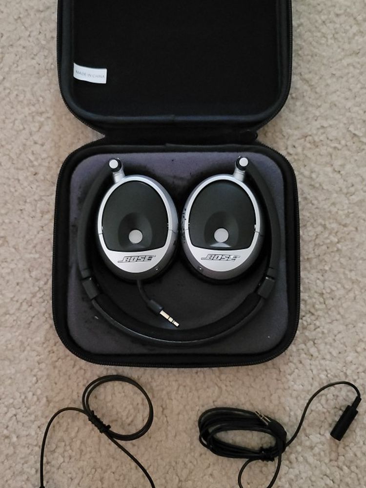 Bose Headphones 3.5 Jack EAR PIECES NEED TO BE REPLACED