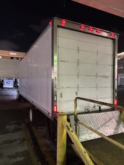 International Box Truck 