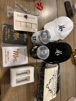 Wedding Gifts for Couples 2025, Personalized Mr & Mrs Gifts for Honeymoon, Engagement Gift for Newlyweds with 12 oz Insulated Tumblers Caps Passport H