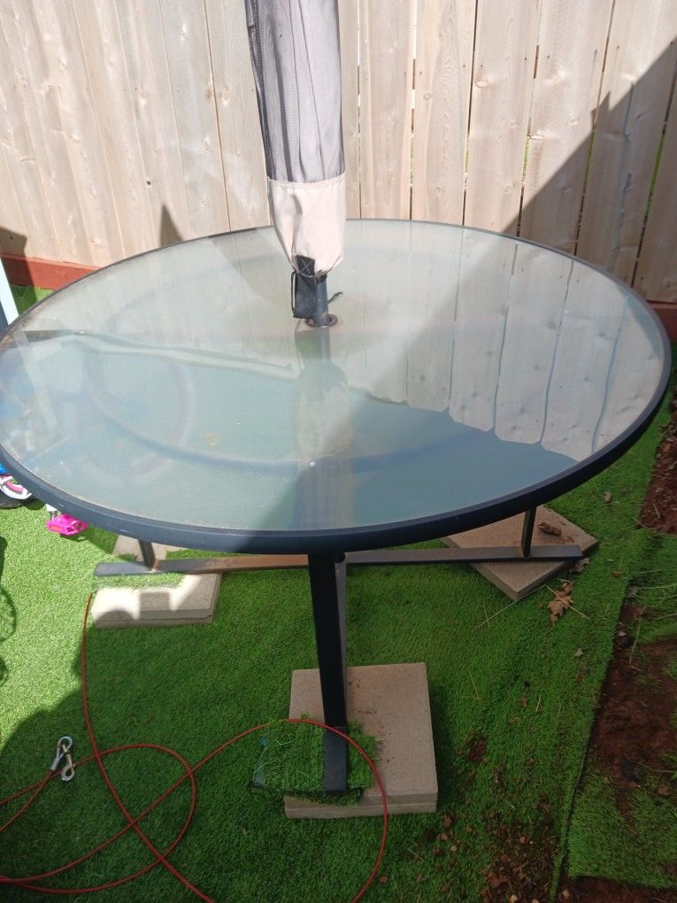 Outdoor Glass Top Table 