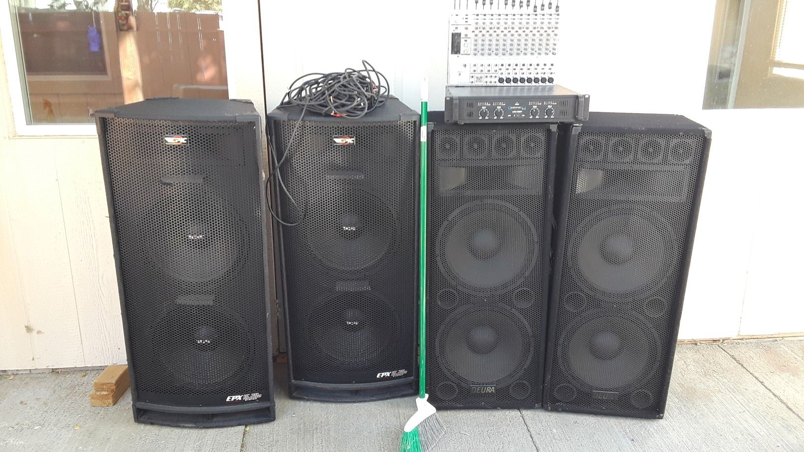 Dj equipment (pick up only)