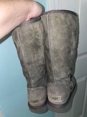 Women's Classic UGG Boots, Gray, Size 8