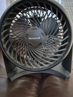 Honey Well Lil Fan In Good Condition 