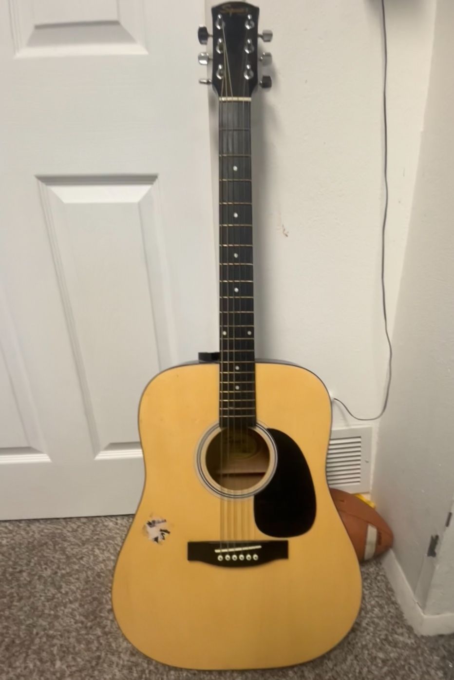 Squier 6 String Gultar