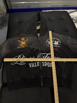 Valley Dreams Black Zipup