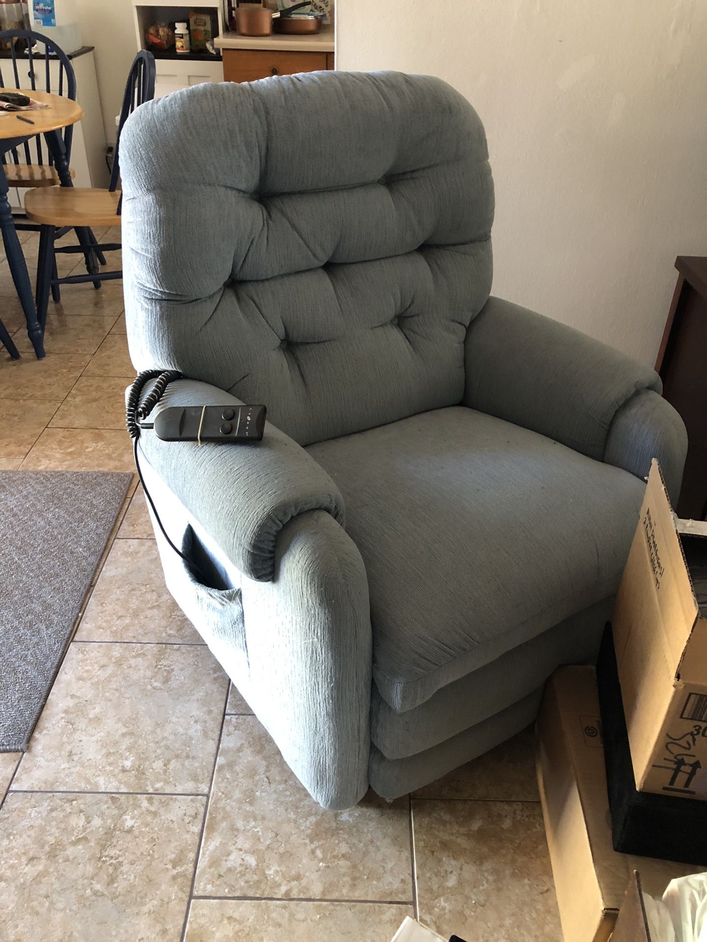 Lazy boy Electric Recliner W/Remote Control
