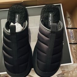 Michael Kors unisex wool slippers brand new never been used in box 40 $ color black size men’s 9