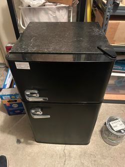 Min fridge