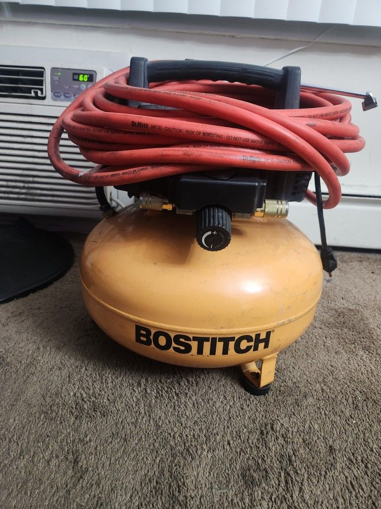 Bostitch Air Compressor 6 Gallon with 3/8 50ft air hose for Sale in La