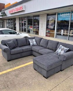 Gray Fabric Sectional Sofa with Chaise