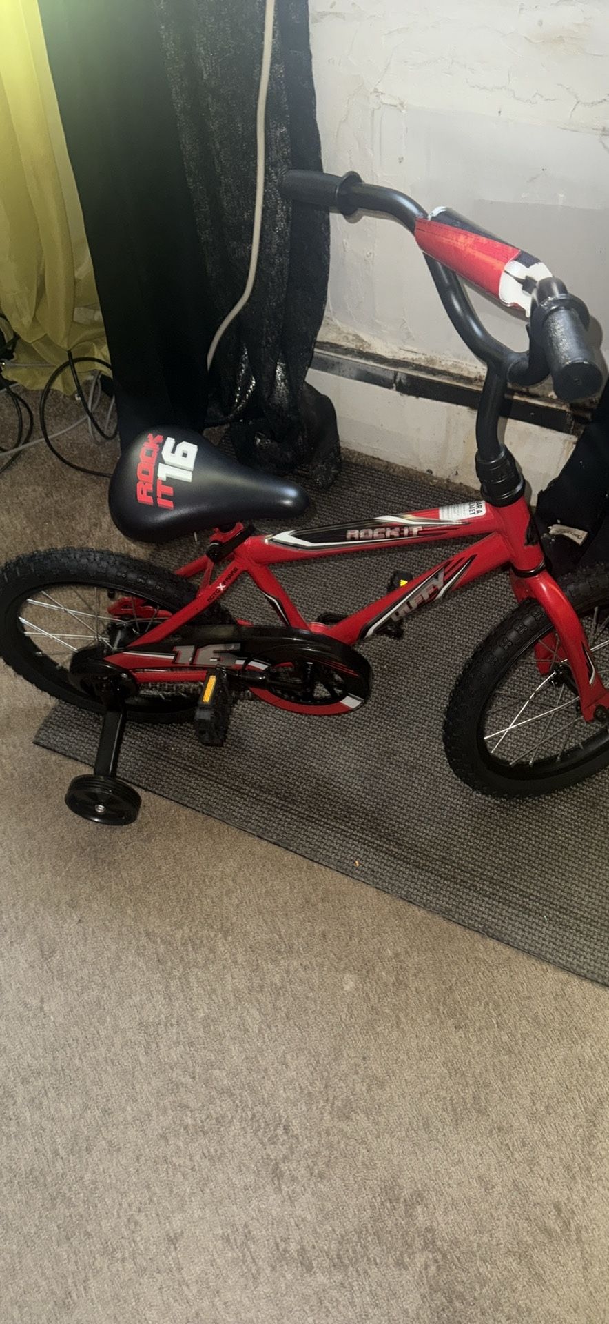 Kids brand new rock it bike with training wheels