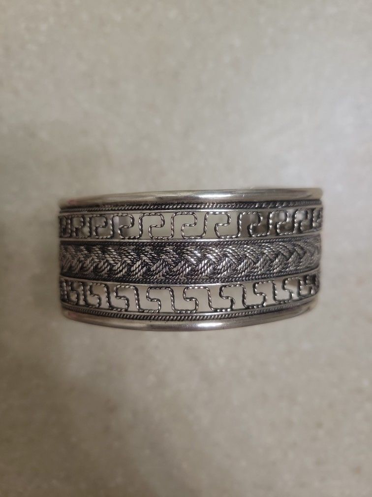 999 Silver Bracelet. Weight Is 33.6 Grams