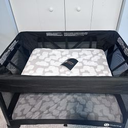 4Moms Breeze Playard