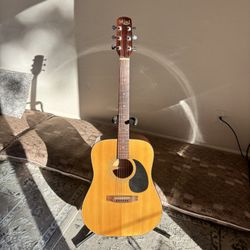 Ashland Acoustic Guitar – Great Sound & Classic Look