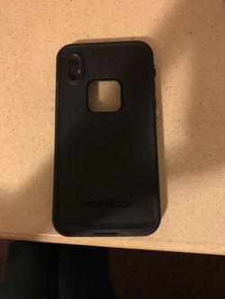iPhone x LifeProof case