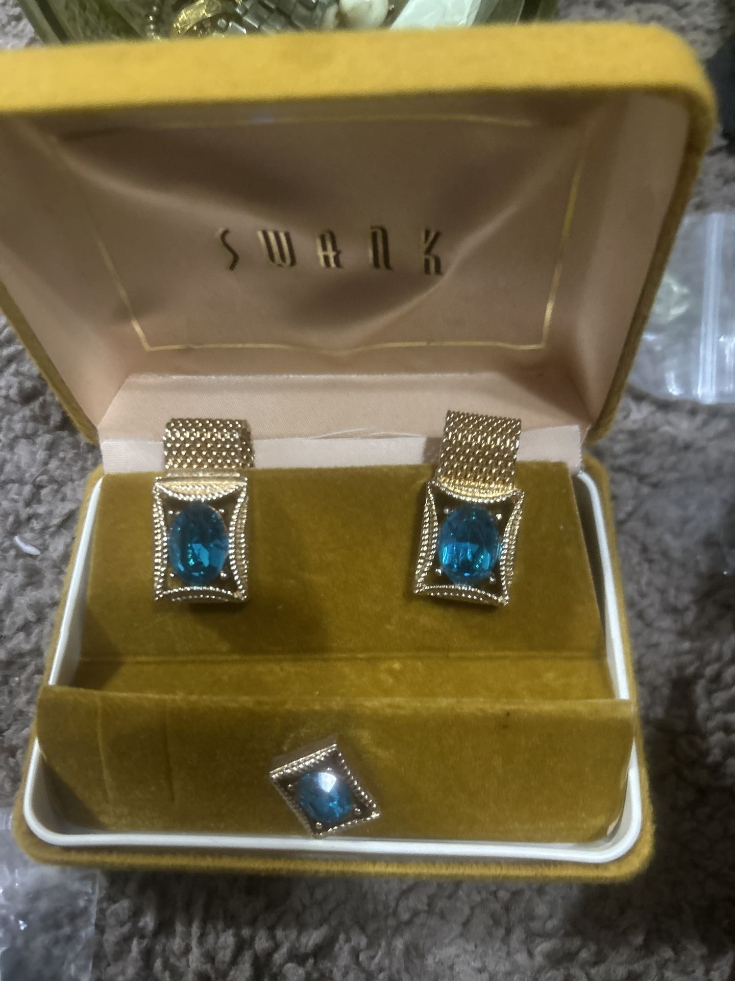 Cufflinks