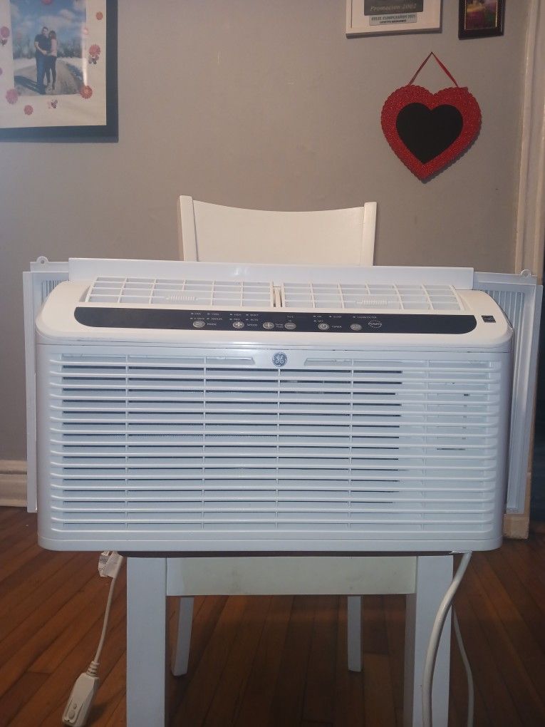 GE Air Conditioner 6200 BTU